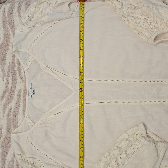 O'Neill Cream Lace Sleeve Blouse - Picture 3 of 7